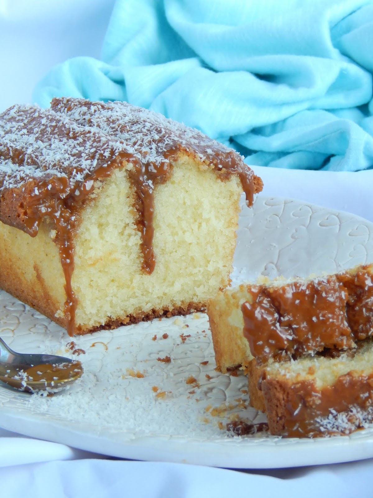 Budín de coco y dulce de leche